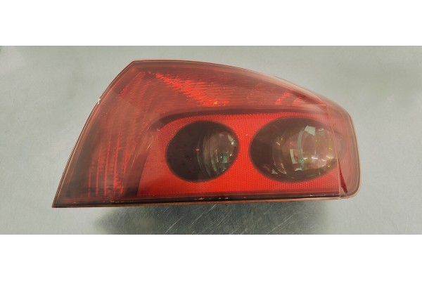 Recambio de piloto trasero derecho para peugeot 407 st sport referencia OEM IAM   