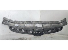 Recambio de rejilla delantera para hyundai i30 1.6crdi 90 referencia OEM IAM   