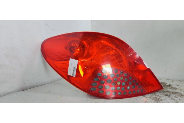 Recambio de piloto trasero izquierdo para peugeot 207 1.4 i 95 referencia OEM IAM   