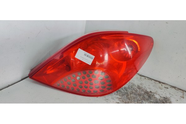 Recambio de piloto trasero derecho para peugeot 207 1.4 i 95 referencia OEM IAM   