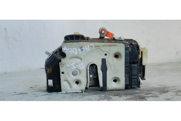 Recambio de cerradura puerta delantera izquierda para dodge caliber 2.0i 155 referencia OEM IAM 04589409AC  