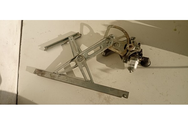 Recambio de elevalunas trasero derecho para toyota auris 1.4 turbodiesel cat referencia OEM IAM 857200D120 973581100 