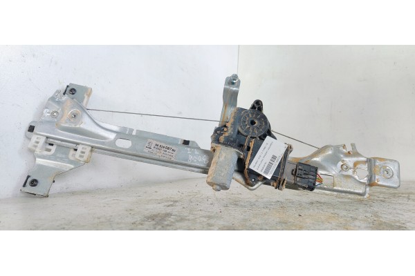 Recambio de elevalunas trasero izquierdo para peugeot 3008 1.2i turbo 130 referencia OEM IAM 9682808780  