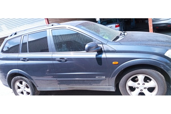 Recambio de puerta delantera derecha para ssangyong kyron 2.7 turbodiesel cat (euro 4) referencia OEM IAM   