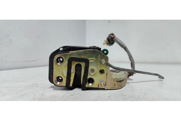 Recambio de cerradura puerta delantera derecha para kia sorento 2.5 crdi cat referencia OEM IAM 021008  
