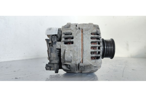 Recambio de alternador para renault fluence dynamique referencia OEM IAM 0124425070  