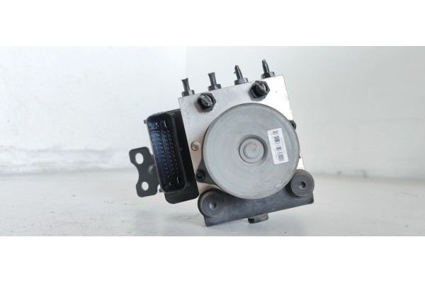Recambio de abs para kia sportage drive 4x2 referencia OEM IAM 589203U310  