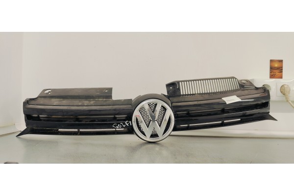 Recambio de rejilla delantera para volkswagen golf vi (5k1) 1.6 tdi 105 fap referencia OEM IAM 5K0853653  