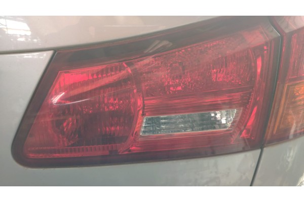 Recambio de piloto trasero derecho interior para lexus is200 (ds2/is2) 220d referencia OEM IAM   