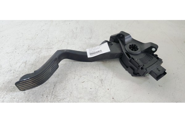 Recambio de pedal acelerador para peugeot 208 1.2 i turbo 110 referencia OEM IAM 9671433780  