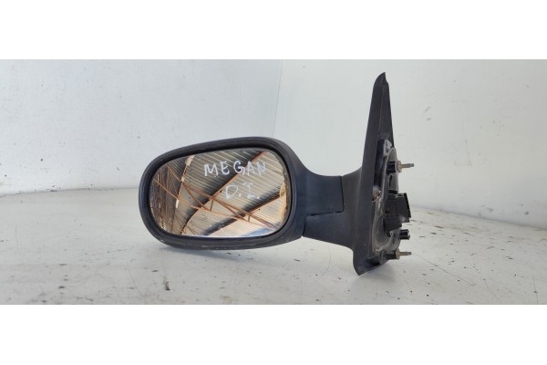 Recambio de retrovisor izquierdo para renault megane i classic (la0) 1.9 dti rn (laon) referencia OEM IAM   