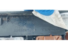 Recambio de mando elevalunas delantero izquierdo para renault megane ii berlina 5p confort dynamique referencia OEM IAM   