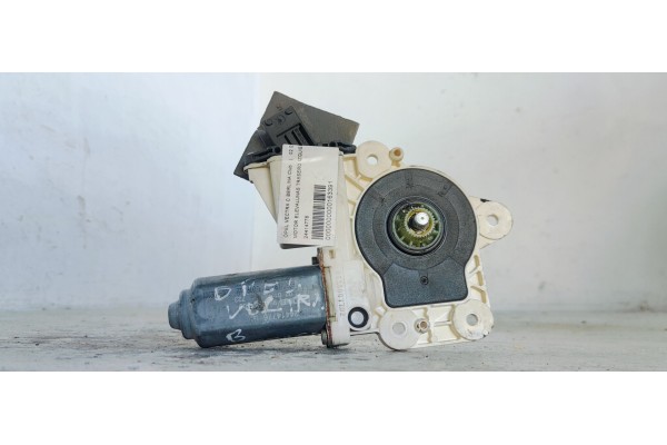 Recambio de motor elevalunas trasero izquierdo para opel vectra c berlina club referencia OEM IAM 24414776  