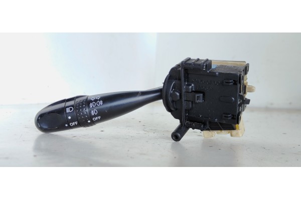 Recambio de mando intermitentes para toyota corolla (e12) 2.0 turbodiesel cat referencia OEM IAM   