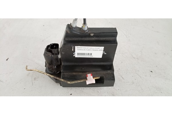 Recambio de cerradura puerta trasera derecha para ssangyong actyon 200 xdi referencia OEM IAM   