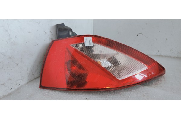 Recambio de piloto trasero izquierdo para renault megane ii berlina 5p confort dynamique referencia OEM IAM   