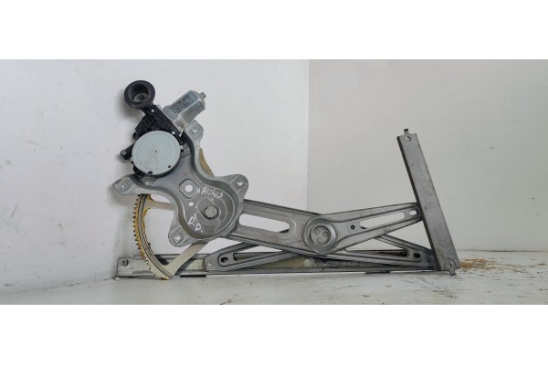 Recambio de elevalunas delantero derecho para toyota auris advance referencia OEM IAM 857100D100  