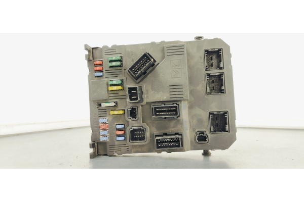 Recambio de caja reles / fusibles para peugeot 407 st sport referencia OEM IAM 9655708480  
