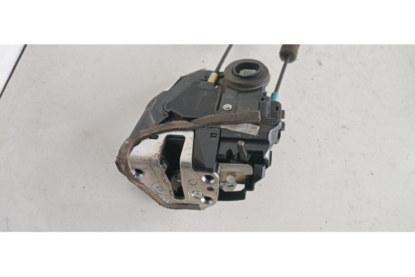 Recambio de cerradura puerta trasera izquierda para toyota rav 4 (a3) 2.2 turbodiesel cat referencia OEM IAM A046693  