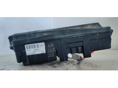 Recambio de caja reles / fusibles para opel vectra c berlina club referencia OEM IAM 13112918  