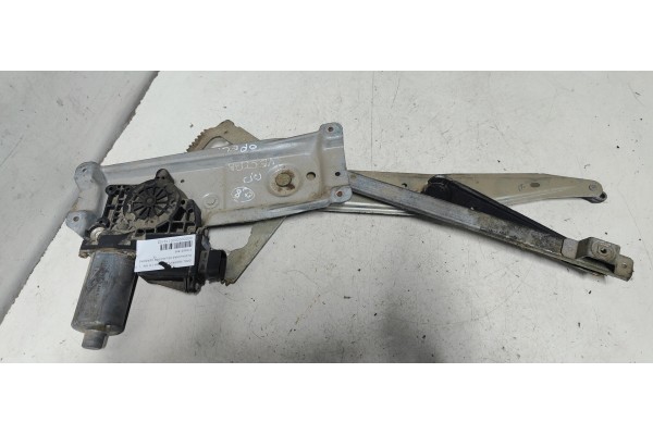 Recambio de elevalunas delantero derecho para opel vectra b berlina 1.6 16v referencia OEM IAM 0130821655  