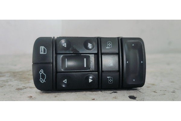 Recambio de mando elevalunas delantero izquierdo para opel vectra c berlina club referencia OEM IAM 687833988  