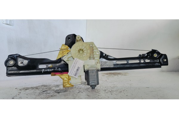 Recambio de elevalunas trasero derecho para citroen c4 picasso 1.6hdi 120 fap referencia OEM IAM 9816272680  