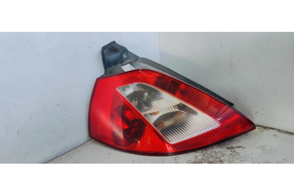 Recambio de piloto trasero izquierdo para renault megane ii berlina 5p confort dynamique referencia OEM IAM   