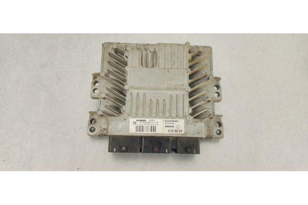 Recambio de centralita motor uce para renault scenic ii 1.5dci 105 referencia OEM IAM 8200766462  