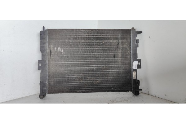 Recambio de radiador agua para renault megane ii berlina 3p 1.6 16v referencia OEM IAM 8200115541A  
