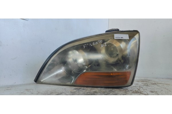Recambio de faro izquierdo para kia sorento 2.5 crdi ex referencia OEM IAM 921013E5  