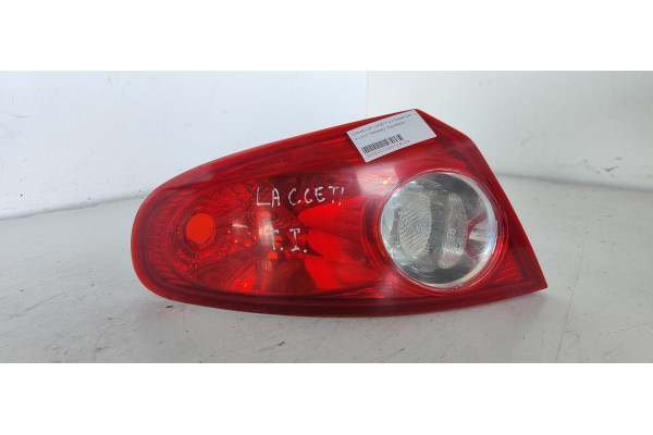 Recambio de piloto trasero izquierdo para chevrolet lacetti 2.0 diesel cat referencia OEM IAM   