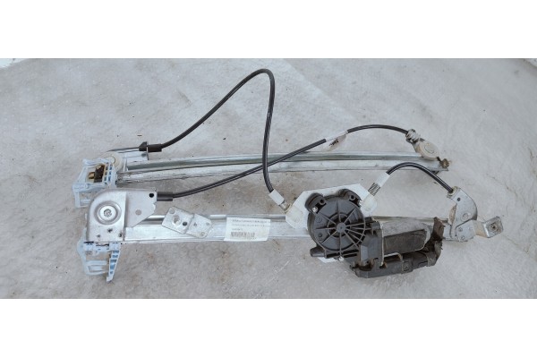 Recambio de elevalunas delantero derecho para renault megane ii berlina 3p confort dynamique referencia OEM IAM 128000472  