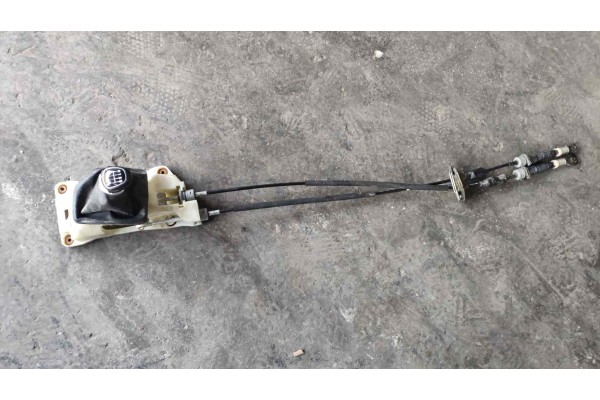 Recambio de palanca cambio para hyundai tucson 1.7 crdi cat referencia OEM IAM 43700D7260TRB  