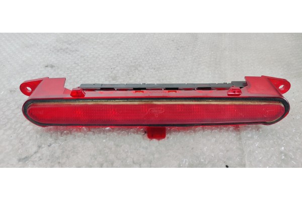 Recambio de luz central de freno para ford focus cabrio (ca5) 2.0 referencia OEM IAM 6N4113A613A  