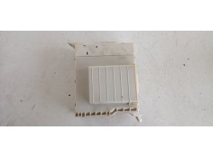Recambio de caja reles / fusibles para lexus is200 (ds2/is2) 220d referencia OEM IAM 8273053020  