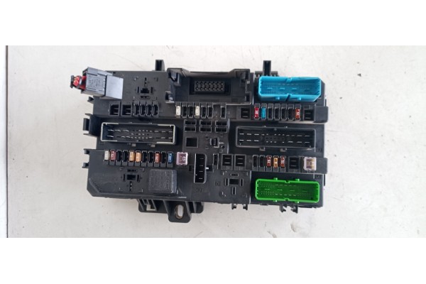 Recambio de caja reles / fusibles para opel astra h berlina 1.7 16v cdti referencia OEM IAM 5DK00866950  