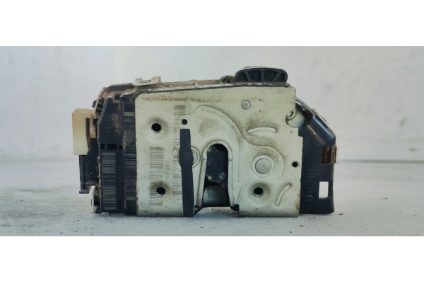 Recambio de cerradura puerta delantera derecha para dodge caliber 2.0i 155 referencia OEM IAM 04589416AC  