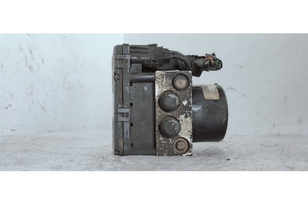 Recambio de abs para chrysler voyager (rg) referencia OEM IAM 04686702AA  