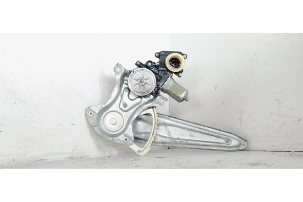 Recambio de elevalunas trasero izquierdo para toyota verso 1.6d4d 112 fap referencia OEM IAM 698400F041  