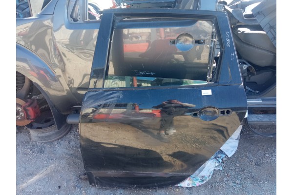 Recambio de puerta trasera izquierda para renault scenic iii 1.6dci 130 fap referencia OEM IAM   