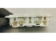 Recambio de luz interior para peugeot partner kasten 1.6 hdi 100 fap referencia OEM IAM 9680713880  