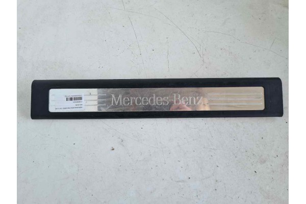 Recambio de moldura para mercedes-benz clase m (w164) 3.0 cdi cat referencia OEM IAM A1646803435  