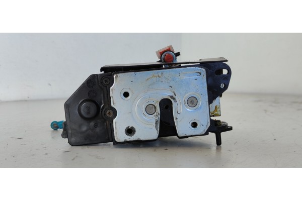 Recambio de cerradura puerta trasera derecha para ssangyong kyron 2.7 turbodiesel cat (euro 4) referencia OEM IAM   