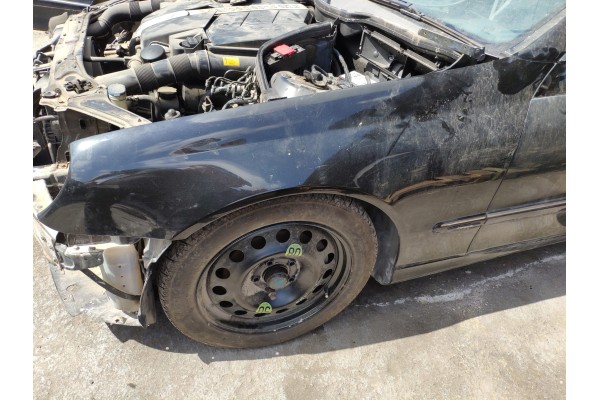 Recambio de aleta delantera izquierda para mercedes-benz clase clk (w209) cabrio 240 (209.461) referencia OEM IAM   