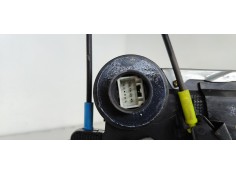 Recambio de cerradura puerta trasera derecha para toyota avensis berlina (t25) 2.0 d-cat referencia OEM IAM   