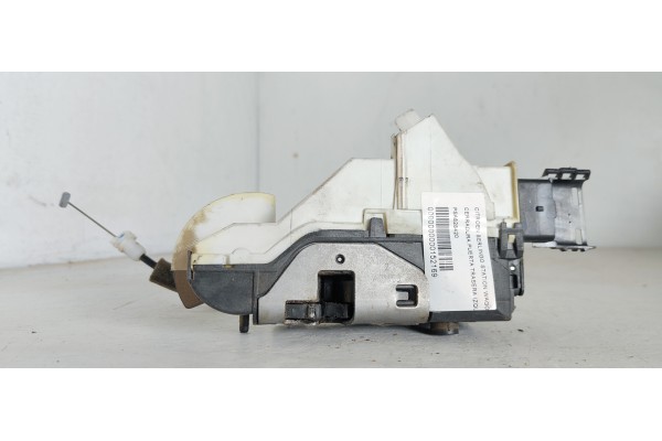 Recambio de cerradura puerta trasera izquierda para citroen berlingo station wagon xtr referencia OEM IAM PSA828420  