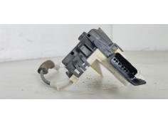 Recambio de cerradura puerta trasera izquierda para citroen berlingo station wagon xtr referencia OEM IAM PSA828420  