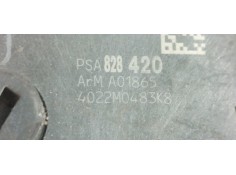 Recambio de cerradura puerta trasera izquierda para citroen berlingo station wagon xtr referencia OEM IAM PSA828420  