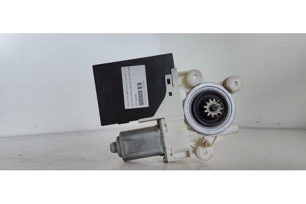 Recambio de motor elevalunas delantero derecho para volvo s40 berlina 2.0 16v cat referencia OEM IAM 30773903AA  